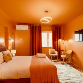 Cascais Cosy Family Suite with Shared Kitchen