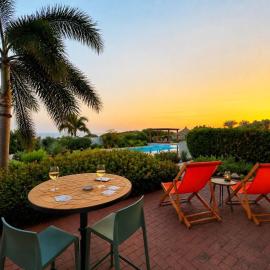 Elegant Resort Apartment Pool Near Top Beaches, hotel in Willibrordus