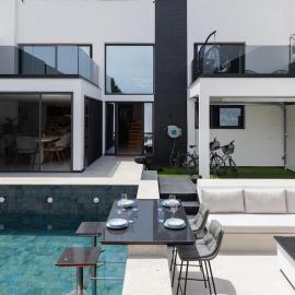 Luxury Villa with Pool 200 m from the Beach