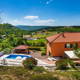 Apartment Ana with private pool, hotel u gradu Otok