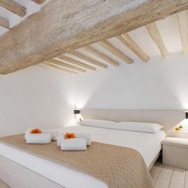 Hostly The Peccioli Loft