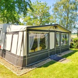 The Sûre & Simple Caravan, hotel u gradu 'Houschthauser'