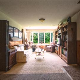Majestic Maples - Quiet oasis with 2 king beds, хотел в Порт Пери