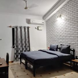 La Petite Boutique Hotel - walk to beach & Minutes from Airport, hotel din Bogmalo