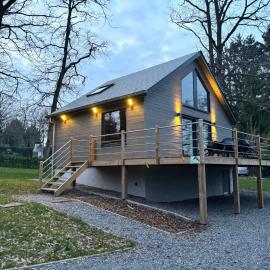 Chalet Keano - Nieuwe Luxe Chalet dichtbij Durbuy !, hotel u gradu Durbuj