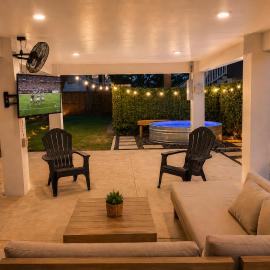 4BR Sleeps 12 Walk to Beach Pool Yard Dogs New 2023 Build