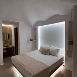 Pyrgianos Suites - Private Jacuzzi