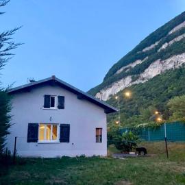 House at the foot of Salève and 2 steps from Geneva