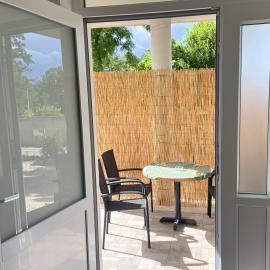 Apartment MiA with WIFi and private garden, Hotel in Pavicini