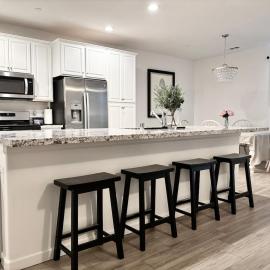 Reedley में, होटल Bailey's Place - 4 Beds - 2 Bath with Garage Nat'l Parks and Corp Ready