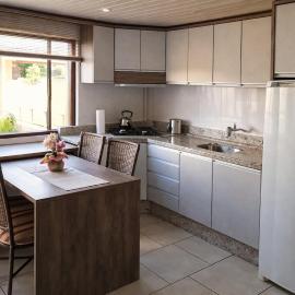 Casa 2 Quartos c/ Ar e Garagem | Próx. BRF Centro