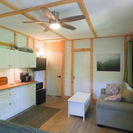 Hansler House Getaway - A Central Oasis in Niagara