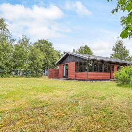 Hals에 위치한 호텔 4 person holiday home in Hals