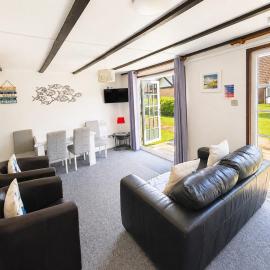 Cornwall Cosy Bungalow, hotel in Hayle