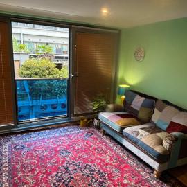 Richly decorated flat in Central Leeds, 600m to shopping street, paid parking, ξενοδοχείο σε Central Station