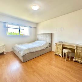 Beautiful Place with Kitchen, Washing Machine and Internet Near YVR Airport, Transit and Shopping Mall, hotel Richmondban
