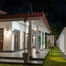 Livera airport villa