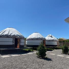 Yurt house, hotel di Tong
