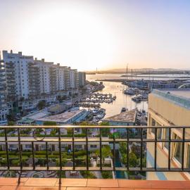 High Floor Marina View 1 bed Apartment AC and WiFi