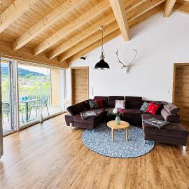 Berg Fux - 5 neue wohlfühl Ferienwohnungen mit Bergblick, Balkon, Parkplatz, nahe Oberstdorf、ゾントホーフェンのホテル