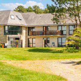 Studio accueillant à Bénodet avec vue sur le jardin, Hotel in Bénodet