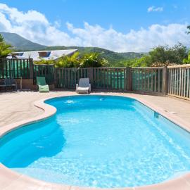 Appartement spacieux à Bouillante avec piscine partagée
