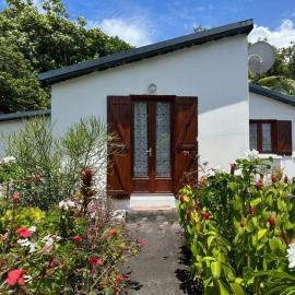 Petite maison dans le sud sauvage, hotel em Saint-Philippe