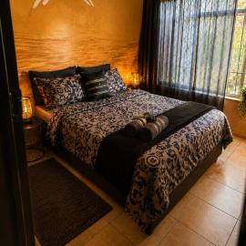 Bushman Kraal Backpackers, hotel in Soweto