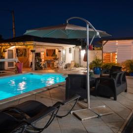 Studio cosy aux Abymes, piscine et jardin, 25 m²