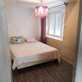 Charmant appartement à Montmarault de 50 m², hotel in Montmarault