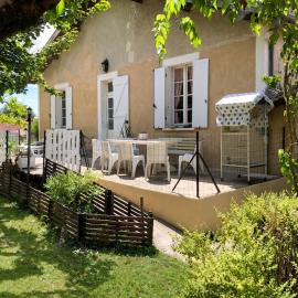Maison charmante au cœur de Sainte-Croix-du-Mont avec jardin