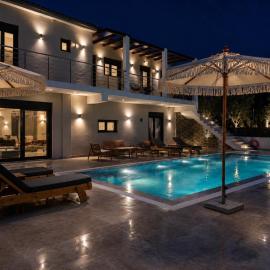 Olive Paradise Villa - Perfect Getaway with Pool by Villa Mana Gers, hotel a Gaïtánion