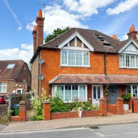 Stylish Victorian Maisonette next to Horsham Park, hotel in Horsham
