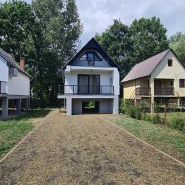 Officium P49, hotel in Rakamaz