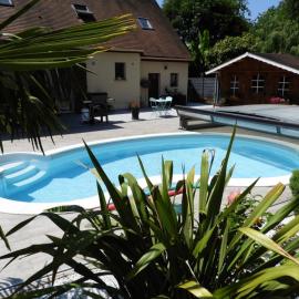 Au Pré Fleury โรงแรมในFleury-en-Bière