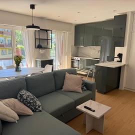 Iconic Lugano New Modern Apt 2BR Free Garage Fast WiFi