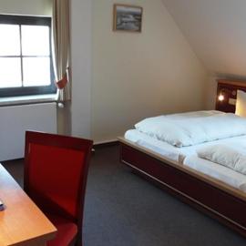 Hotel und Restaurant Am Peenetal, hótel í Liepen