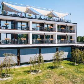 Port étterem&panzió, hotel in Balatonmáriafürdő