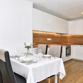 Spacious 3-room apartment with a balcony, 5 minutes to the center