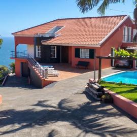 Pleasant Apartment with Private Pool in Lombo Do Doutor - 50 m²