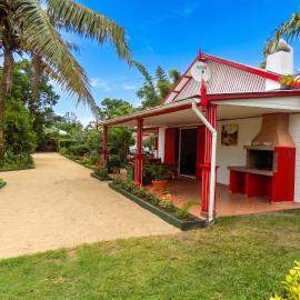 Charming Studio in Foulpointe, Sea View and Garden, 30 m²