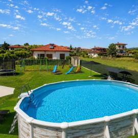 Asteri Villas Nea Kalikratia by BookVillaEU, hotell i Nea Kalikratia