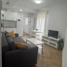 Apartamento de 3 dormitorios y chill out, hotel in La Algaba