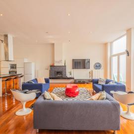 Spacious House with Large Garden in Jette, hotel en Bruselas