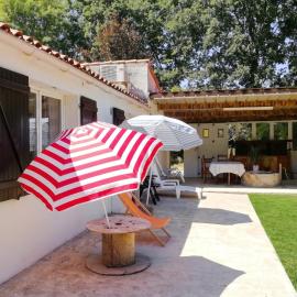 Maison spacieuse à Venansault avec jardin et terrasse, hotel in Venansault