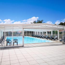 Maison confortable à Parentis-en-Born avec piscine partagée