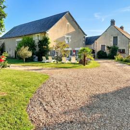 Studio confortable à Thilouze de 55 m² avec jardin privatif, hôtel à Thilouze
