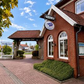 Hotel Werdumer Hof، فندق في فيردوم
