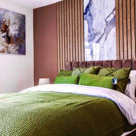 Modern 2BR Home for Families & Groups, hotel in Eastwood