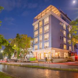 Tripli Hotels Blue Moon